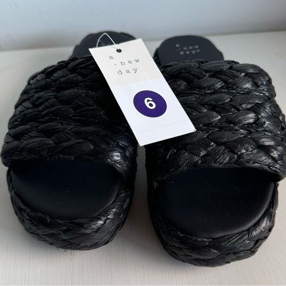 Slide Sandals Sz 6 - Picture 10 of 12